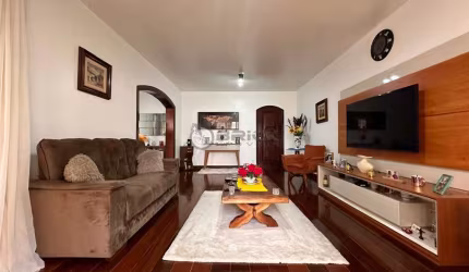 Apartamento com 4 quartos à venda na Rua Ferreira de Castro, 119, Agriões, Teresópolis, 169 m2 por R$ 970.000