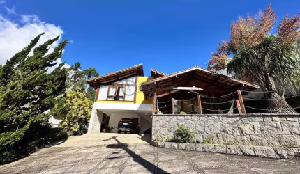 Casa em condomínio fechado com 3 quartos para alugar na Rodovia Teresópolis-Itaipava, 2000, Quebra Frascos, Teresópolis, 248 m2 por R$ 7.000