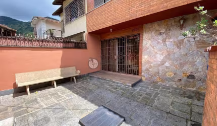 Casa em condomínio fechado com 5 quartos à venda na Rua Hildegardo de Noronha, 980, Alto, Teresópolis, 250 m2 por R$ 650.000