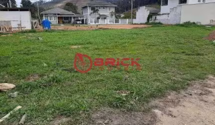 Terreno plano com 300 m² em condomínio em Vargem Grande - Teresópolis/RJ.