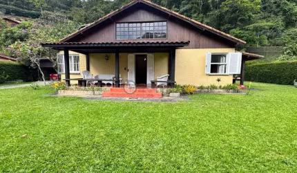 Casa à venda com 4 quartos sendo uma suíte, 255 m² na Posse - Teresópolis/RJ.
