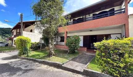 Casa em condomínio fechado com 5 quartos à venda na Rua Afonso Arinos, 100, Carlos Guinle, Teresópolis, 251 m2 por R$ 1.350.000