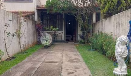 Casa em condomínio fechado com 3 quartos à venda na Avenida Mário Freire Marcello, 700, Albuquerque, Teresópolis, 71 m2 por R$ 349.000