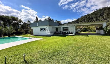 Casa em condomínio fechado com 4 quartos à venda na Estrada RJ-130, 500, Albuquerque, Teresópolis, 300 m2 por R$ 1.500.000