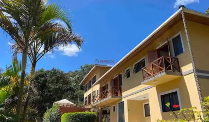 Casa em condomínio com 5 suítes, 1.900 m² de terreno em Albuquerque - Teresópolis/RJ.
