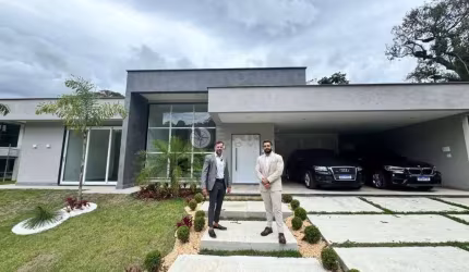 Casa em condomínio com 4 suítes, 400 m² em Quebra Frascos - Teresópolis/RJ
