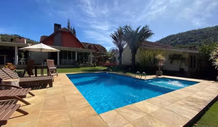 Casa com 4 quartos à venda na Avenida das Hortênsias, 90, Albuquerque, Teresópolis, 269 m2 por R$ 1.290.000