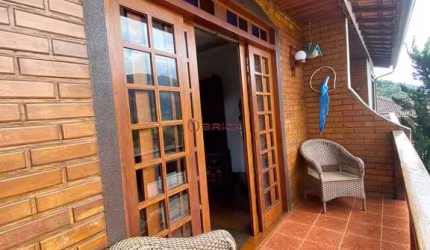 Casa com 3 quartos à venda na Rua Antônio Francisco Velloso, 15, Granja Guarani, Teresópolis, 218 m2 por R$ 590.000