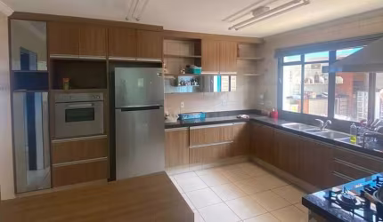 Casa 2 dormitórios e 1 suíte