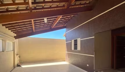 Casa 2 dormitórios, sala e cozinha