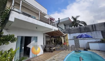 Sobrado com 3 Suítes e Piscina, Massaguaçu  Caraguatatuba SP