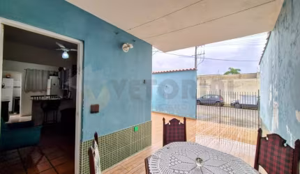 Casa com 2 Dormitórios, Praia das Palmeiras   Caraguatatuba SP