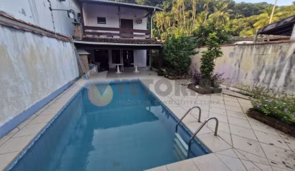 Sobrado com 5 Dormitórios e Piscina, Barequeçaba  São  Sebastião  SP