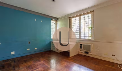 Oportunidade Imperdível no Jardim Europa Casa Duplex em Terreno de 1.000m² com Potencial para Novo Projeto Localizada em uma das ruas mais tranquilas