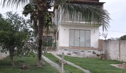 Casa com 3 suítes no condomínio Bosque da Lagoa. Balneário SPA/RJ