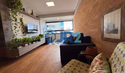 Predio em Setubal, padrão Queiroz Galvão, com 3 qts e 105 mts.