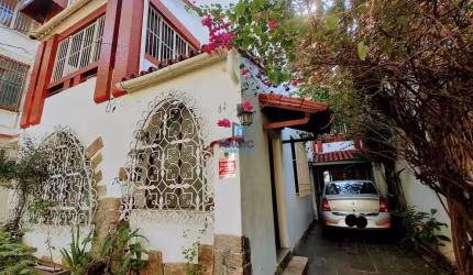 Casa com linda piscina e 5 dormitórios à venda com 258 m² por R$ 898.999,00 no Grajaú, Rio de Janeiro / RJ
