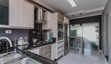 Linda Casa em ótima localização em Maringá!
