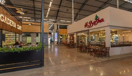 Salas comerciais para locação no Mercadão Municipal de Maringá.