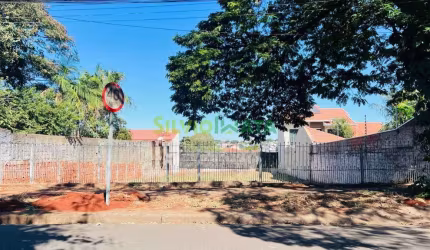 Lote à venda por R$ 850.000,00 na Zona 04 de Maringá-PR