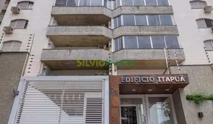 EXCELENTE APARTAMENTO MOBILIADO NO EDIFÍCIO ITAPUÃ PARA MORAR NO CENTRO DA CIDADE.