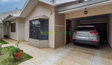 Ampla e aconchegante casa à venda com 3 quartos em Maringá!