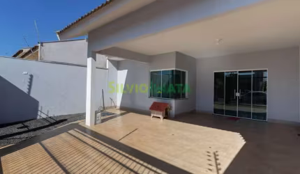 EXCELENTE OPORTUNIDADE! CASA À VENDA