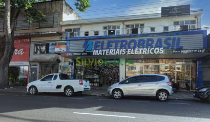 EXCELENTE SALA COMERCIAL COM 02 AMBIENTES, PARA LOCAR NA AVENIDA BRASIL, PRÓXIMO À PRAÇA ROCHA POMBO.