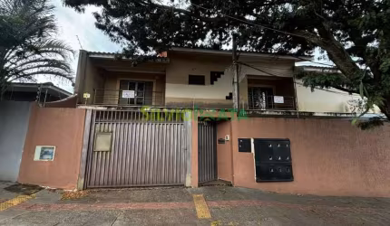EXCELENTE SOBRADO , 03 QUARTOS E AMPLA GARAGEM PARA MORAR NA ZONA 02.