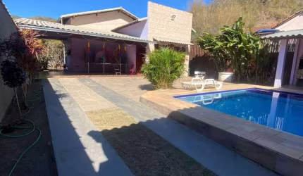 Casa com Piscina a venda em Paty do Alferes