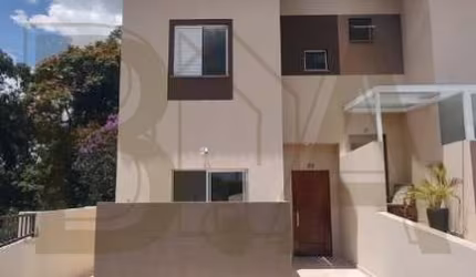Sobrado 02 suites, SEMI ISOLADA, excelente espaço de quintal