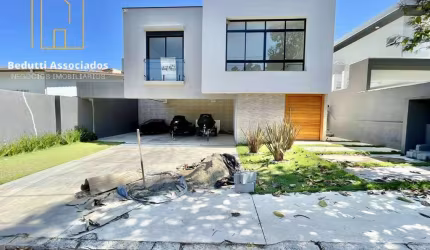 Casa com 3 dormitórios em cotia