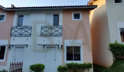 Sobrado Semi Isolado em condominio, quintal coberto, final de alameda