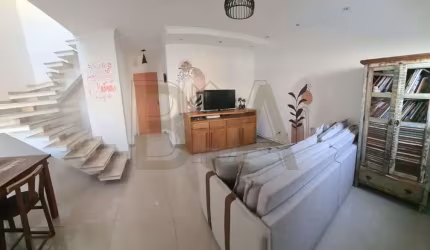 Sobrado 04 dorm. 01 suite, planejados, sala com pé direito duplo, 02 vagas.