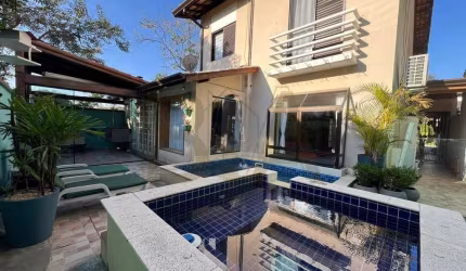 Casa 3 suítes, piscina com hidro, 4 vagas,km.26, churraqueira e forno pizza