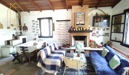 Casa Estilo Rustica, 2 dorm. terreno de 2000m² na chácara Colibri, km.26