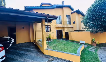 Casa totalmente reformada, 06 dormitórios, 2 suites, 5 salas, rua sem saida