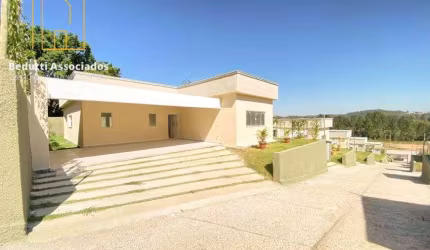 Casa nova, térrea com 03 dormitórios, Fazendinha.