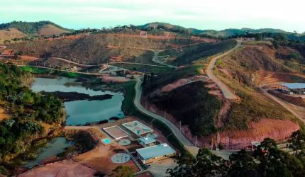 Terreno em Condomínio fechado Alto da Boa Vista.