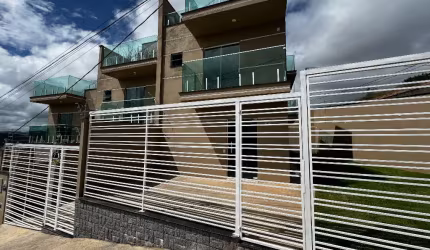 Linda casa no Jardim São João (Atrás Mart Minas)
