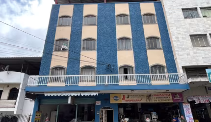 Para Você que quer um local de fácil acesso, a 5 minutos da avenida Rio Branco, com muito, muito comércio, um apartamento no térreo, sem nenhum degrau, com cômodos grandes, duas áreas externas !