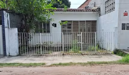 Casa em Cordeiro  -  Recife