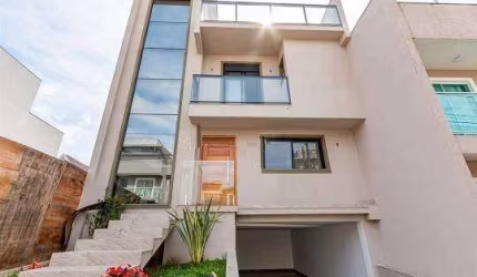 Espaçosa casa quadriplex com 3 quartos, terraço gourmet no condomínio Green Line, completo de lazer