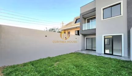 Espetacular Sobrado Alto Padrão com 3 Suítes e amplo terreno nos fundos no Xaxim