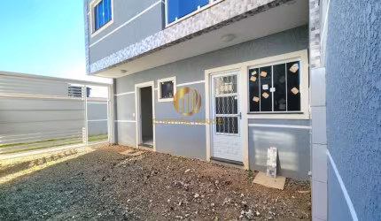 Excelente Sobrado com 3 quartos sendo 1 suíte no Alto Boqueirão em condomínio fechado e portão com jardim privativo e in