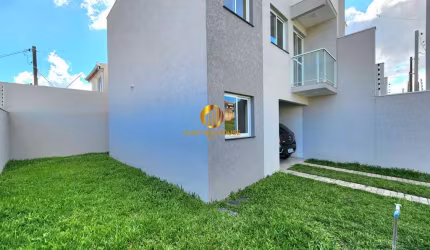 Sobrado 2 quartos triplex no Umbará de esquina com amplo terreno e terraço