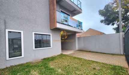 Lindo Sobrado Triplex 3 quartos sendo 1 suíte com Solarium no Pinheirinho