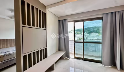 Apartamento com 1 quarto para alugar na Rua João de Deus Machado, 101, Trindade, Florianópolis, 20 m2 por R$ 4.700