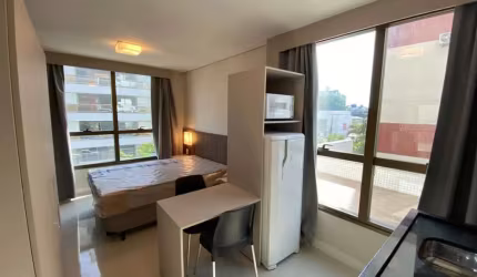 Apartamento com 1 quarto para alugar na Rua João de Deus Machado, 101, Trindade, Florianópolis, 20 m2 por R$ 3.631