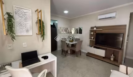 Apartamento com 1 quarto para alugar na Rua Luiz Elias Daux, 1089, Ingleses do Rio Vermelho, Florianópolis, 50 m2 por R$ 2.800